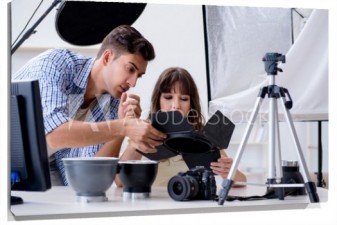 Lienzo Alumnos trabajando en estudio de fotografia